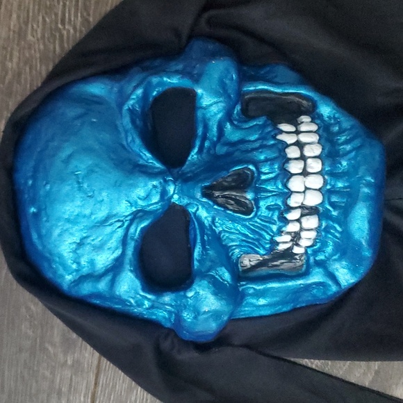 Fun World Easter Unlimited Metallic Blue Skull Face Halloween Mask Hood Strap - Picture 2 of 6
